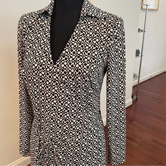 Wrap Dress by Liz Claiborne M - Picture 2 of 10